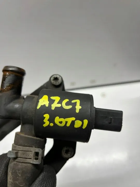 Bomba de agua OEM 4H0121671B para Audi Q5 - Usada image 3