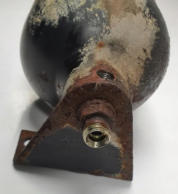 Pompa Aria Sospensione Posteriore Mercedes W126 image 3