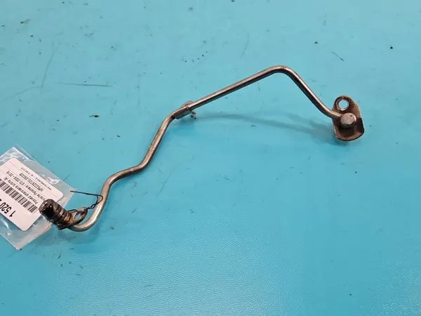 Conduto de óleo turbo Porsche OEM 94610708660 - Usado image 2