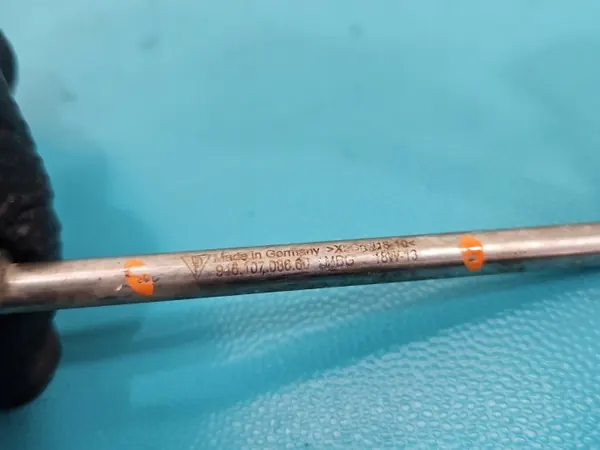 Conduto de óleo turbo Porsche OEM 94610708660 - Usado image 3