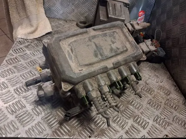 EBS Modulator Valve Haldex 823008101 image 4