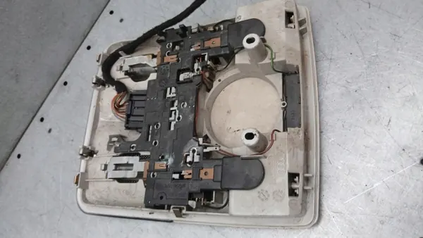 Ohjaamon Valo OEM 132594/VOLVOMAR Audi A4 B5:lle image 4