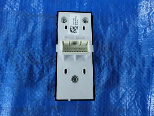 KIA Ceed III | Raam Schakelaarpaneel Bestuurder 93570-J7100 image 3