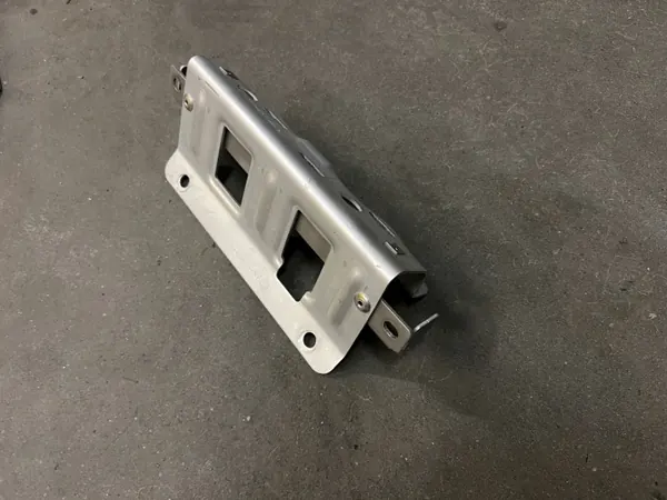 Auspuffhalter Porsche Panamera OEM 97050481400 image 2