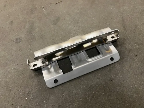 Auspuffhalter Porsche Panamera OEM 97050481400 image 3