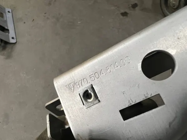 Auspuffhalter Porsche Panamera OEM 97050481400 image 4
