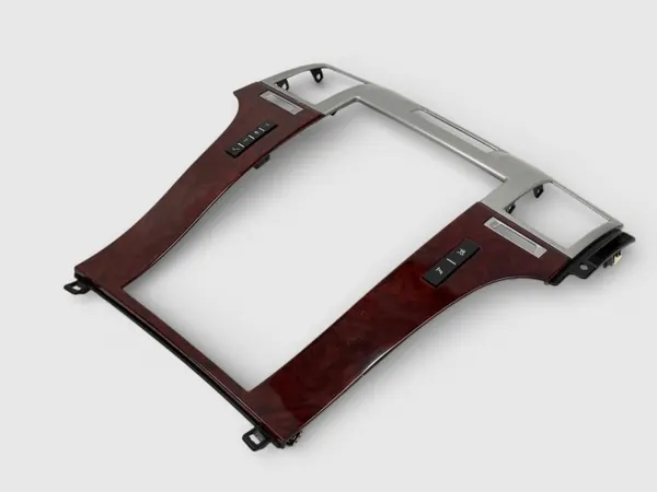 OEM 11GM076A Frame Paneel Sierlijst Cadillac Escalade image 2