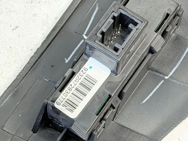 OEM 11GM076A Frame Paneel Sierlijst Cadillac Escalade image 9