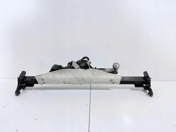 Gancho de Reboque Ford Kuga III OEM RV4J19J288AD - Traseiro image 5