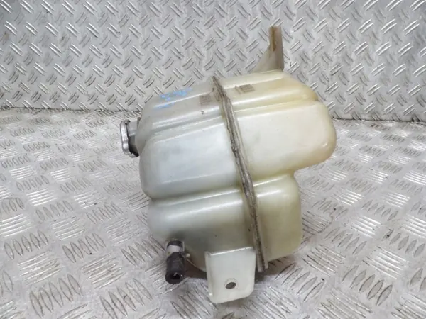 Nissan OEM Tasaustankki Pathfinder R51 Navara D40 image 5
