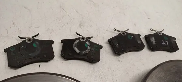 AUDI A4 B7 Bakre bromsskiva 8E0615601P image 5