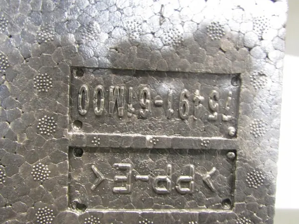 Suzuki OE Tunkinpidike OEM 75491-61M00 Käytetty image 3