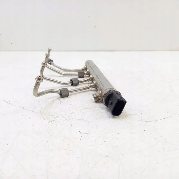 Brandstofrail BMW F10 F15 F30 7585411 image 4