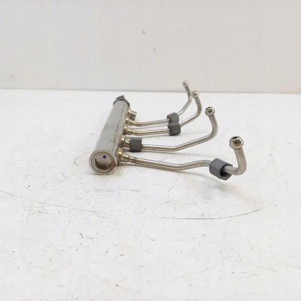 Brandstofrail BMW F10 F15 F30 7585411 image 6