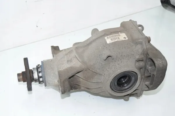 BMW F11 535d Caja del Eje Trasero 2.65 7630824 image 3
