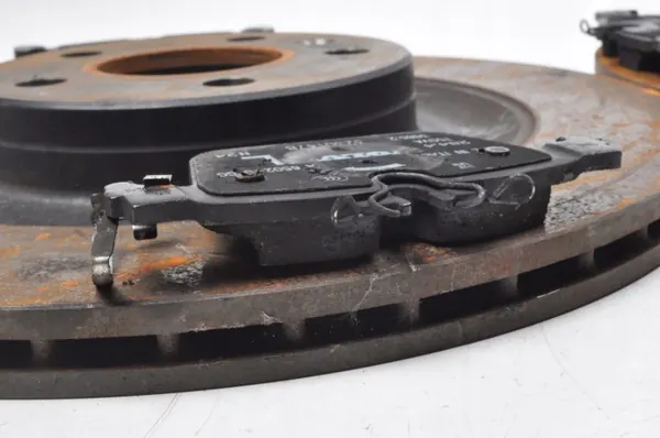 Discos e Pastilhas Travão Traseiro Volvo OEM TYŁ 336 MM image 3
