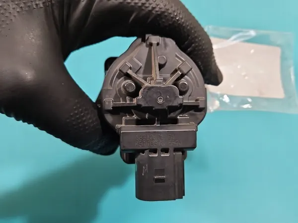 EGR-venttiili Opel Mokka A 55570005 1.6 CDTI image 8