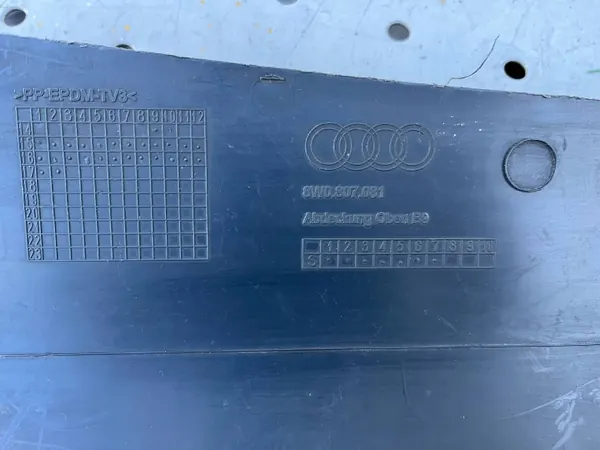 Audi A4 S4 B9 Voorste grille OEM 8W0807081 image 3