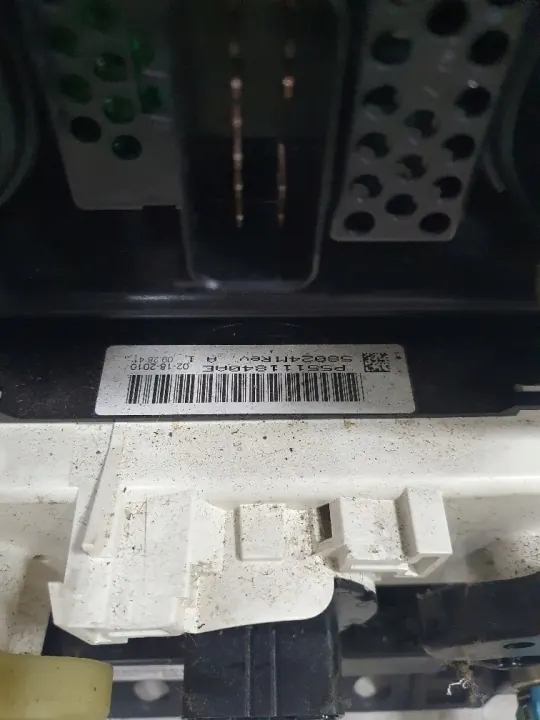 Cadre AC Radio Jeep Wrangler JK 2007-11 OEM image 3