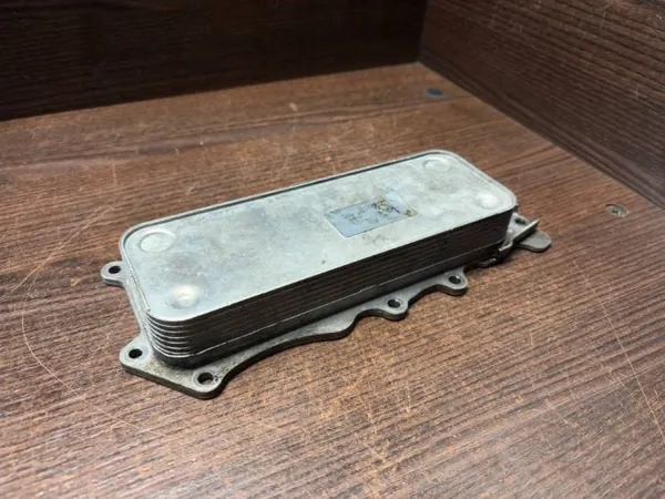 Moottoriöljynjäähdytin OEM A6421880001 Mercedes-Benz image 4