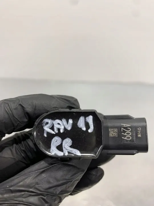Sensor de aparcamiento Toyota OEM FBZ20830 image 3