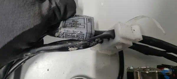 BMW E53 X5 Suspension Compressor 4 Wheels OEM image 7