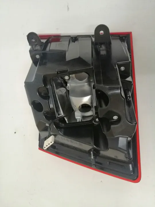 Luz trasera izquierda Skoda Octavia III Lift Kombi image 6