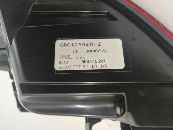Luz trasera izquierda Skoda Octavia III Lift Kombi image 8