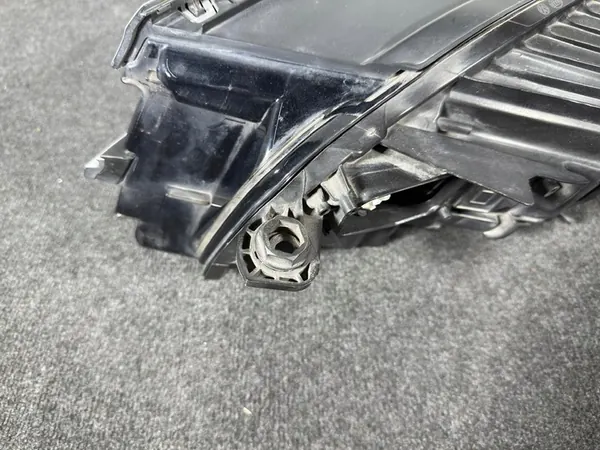 VW Touareg III 3 761 Full LED Farol Direito image 7