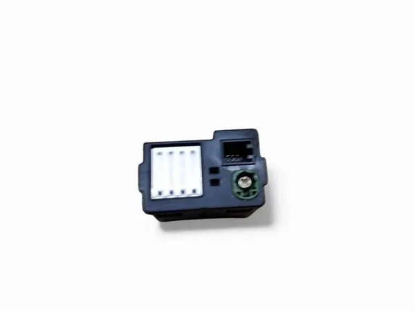 Audi A7 Sportback Aux/USB-port OEM 4G0035736 image 5