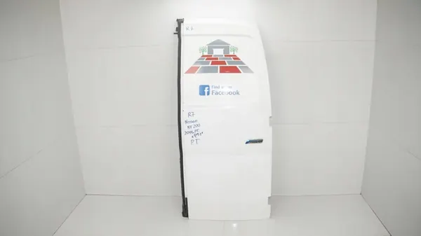 Puerta Trasera Derecha OEM 360189599 Nissan NV200 image 2