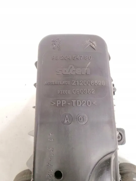 OPEL CROSSLAND X 1.2 2018 Ilmansuodattimen Kotelo 9826454780 image 3