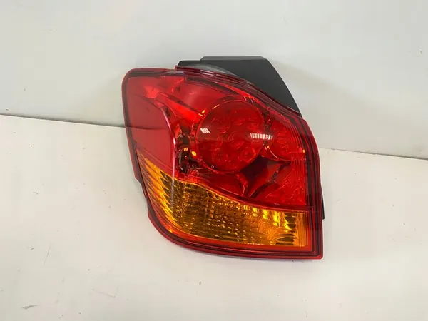 Lámpara trasera izquierda Mitsubishi ASX 2010-2018 image 2