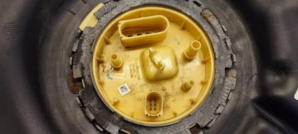 Réservoir carburant Audi A4 B9 OEM 8W0201021CG image 4