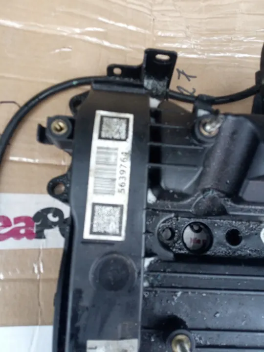 Couvercle de soupape Toyota OEM 11201-0R041 Avensis image 6