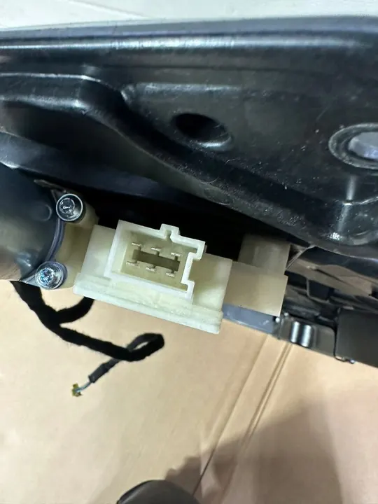 Elevador de vidro dianteiro esquerdo Mercedes Classe C W205 image 6