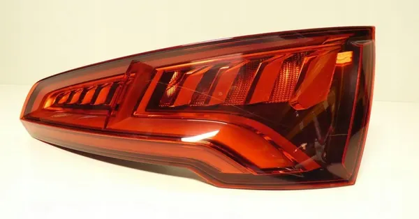 Luz trasera LED izquierda Audi Q5 2016-2020 image 2