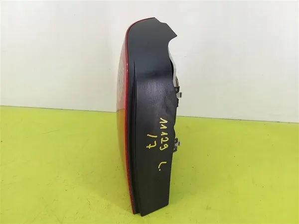 Luz trasera izquierda VW Polo IV 2001-2005 OEM 6Q6945095B image 3