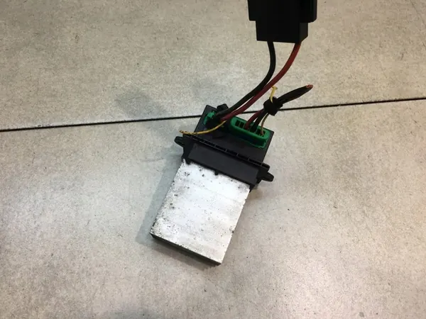 Resistor Opornica Megane II 1.6 16V F657165W/M image 3