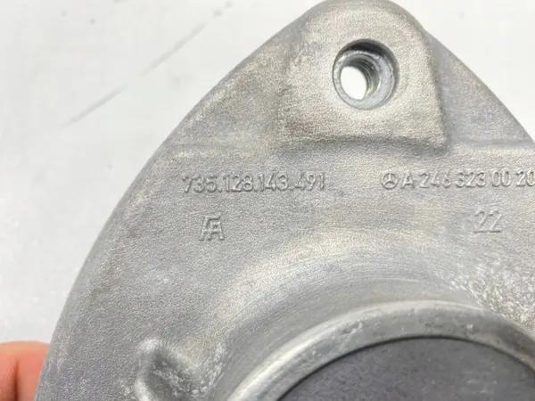Suporte Amortecedor Dianteiro OEM A2463230020 Mercedes CLA W117 image 3