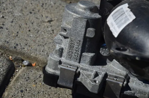 Gasklephuis OEM 68283405AC 55258454 Jeep image 5