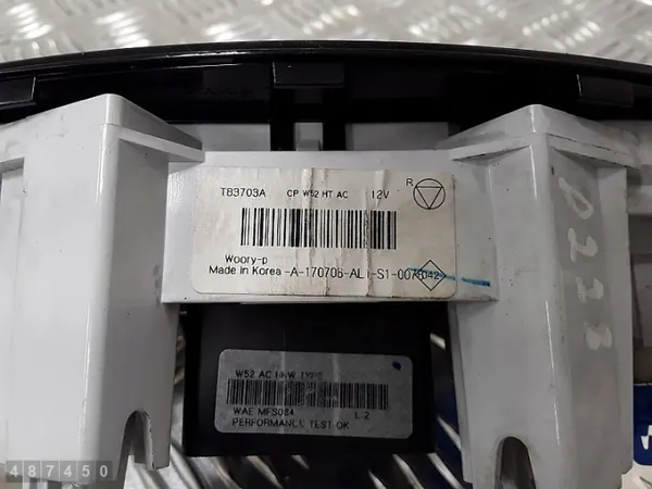 Dacia Logan AC-styrmodul OEM t83703a image 4