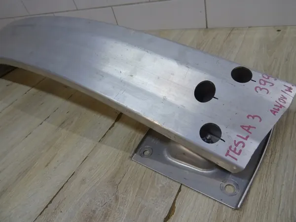 Takapuskuri Tesla Model 3 1095314-00-C LLU image 2