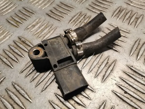 Mercedes-Benz E C207 W207 Pakokaasun paineanturi OEM image 3