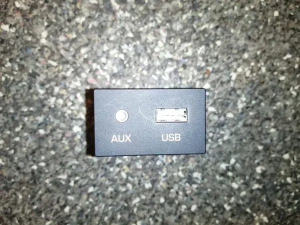 Conector multimédia OEM 96120G2050 para Hyundai Ioniq image 4