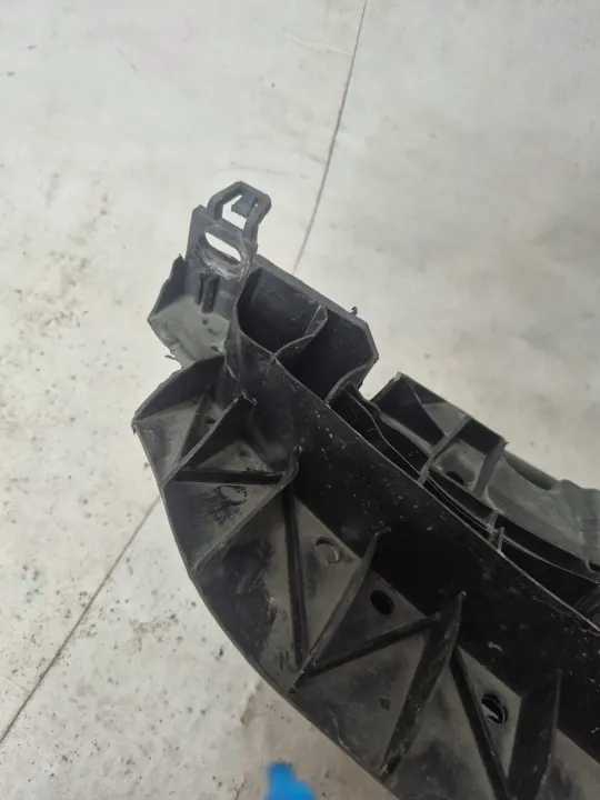 Placa de proteção OEM 9673271680 para pára-choques Peugeot 208 image 3