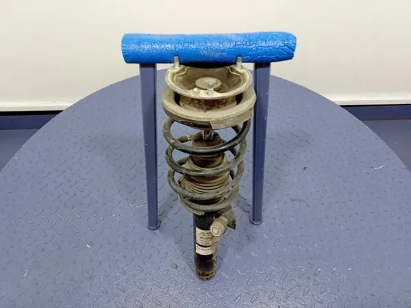 OEM 313932 Etu-oikea iskunvaimennin BMW X1:lle image 3