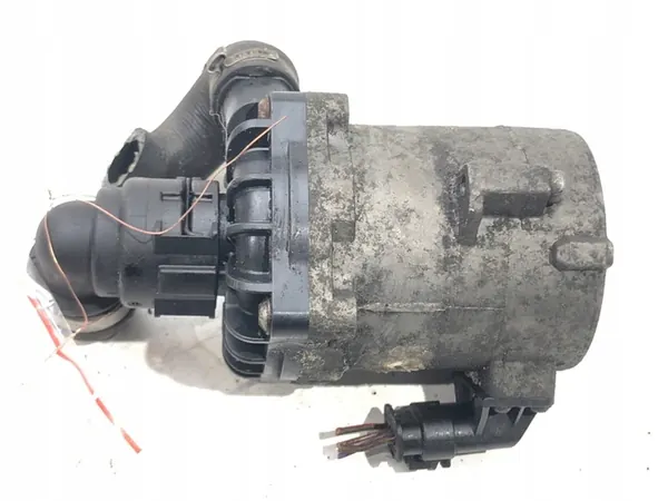 Extra vattenpump BMW F01 7566335 image 2