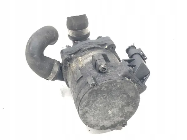 Extra vattenpump BMW F01 7566335 image 4