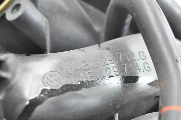 Insugningsmanifold VW Golf VII 1.4L 04E129712G image 4